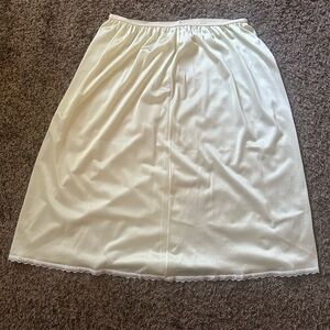 Vintage comfort choice Elegant yellow/green slip Skirt